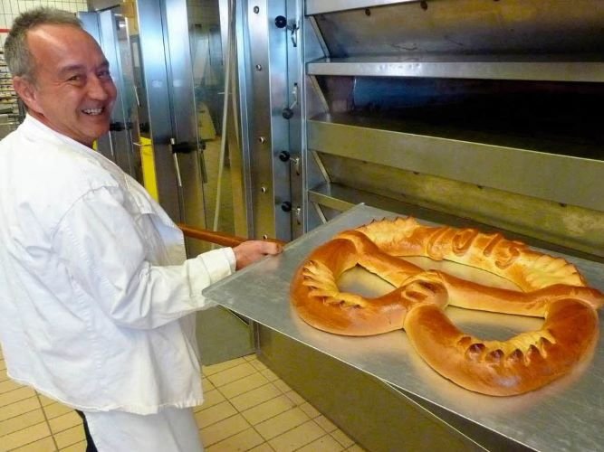 German Neujahrsbrezel - Bakery Hoppler in Offenburg_photo by Cornelia Weizenecker