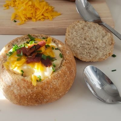 Soup in bread Bowl served - Breadista