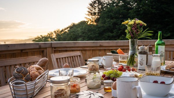 steirerblicke AT fruehstueckstisch