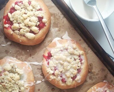 birdview - baked and glazed German Streuseltaler on baking sheet - Recipe by BREADISTA
